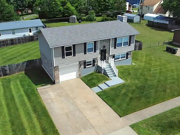 5th image of 3014 S Woodland Dr