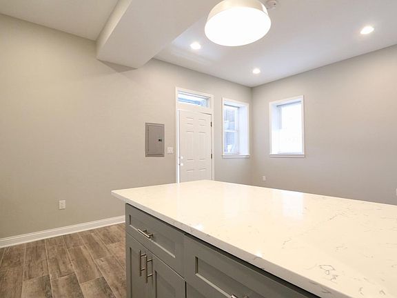 3rd image of 1921 S Peoria St #1R