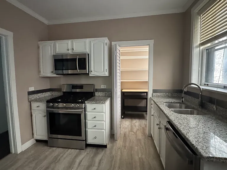 536 Sheridan Rd #A — Photo 8