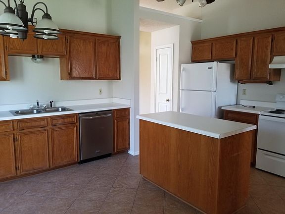 5th image of 617 Red Cloud Dr