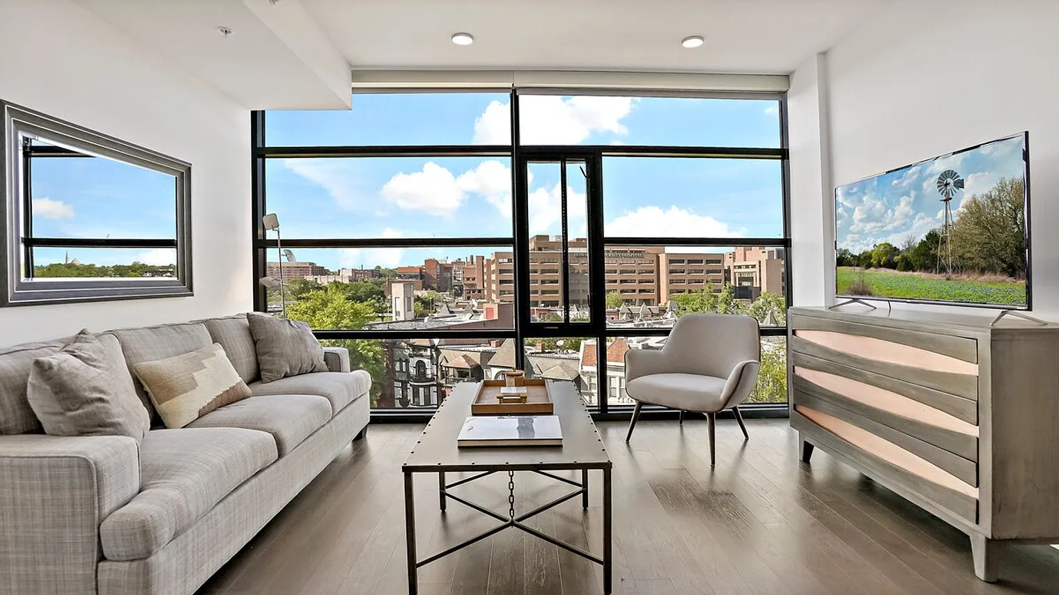 2 bed, 2.0 bath, $7,243 — Photo 3