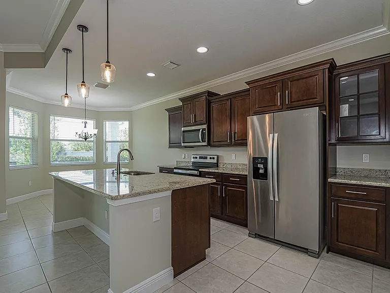 2529 Bella Vista Cir — Photo 2