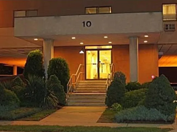 10 Orchard St, Hackensack, NJ 07601