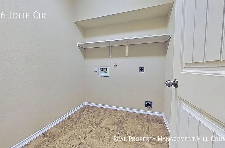 136 Jolie Cir — Photo 14