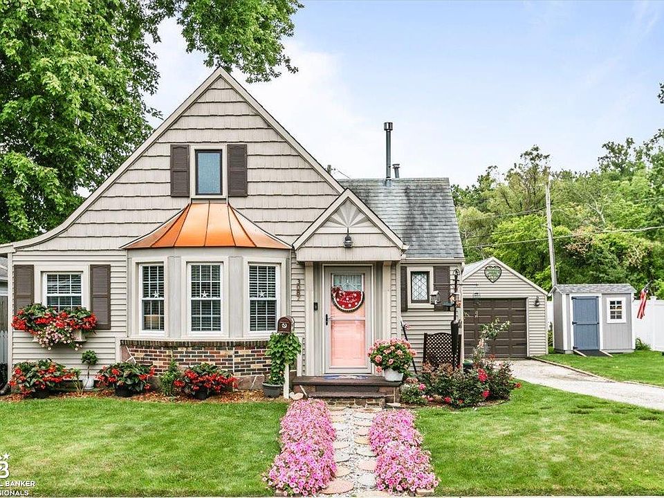 1st image of 3087 Maplewood Dr