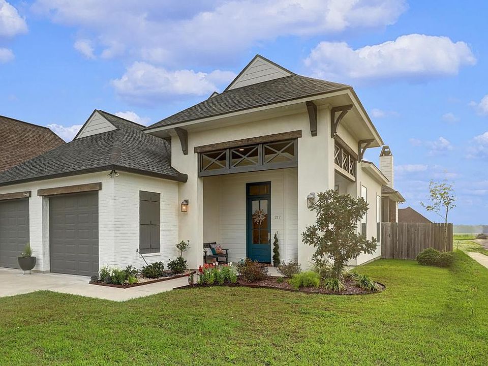 1st image of 217 Golden Cypress Dr