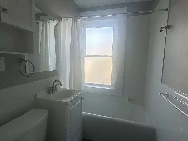 182 Lafayette St — Photo 9