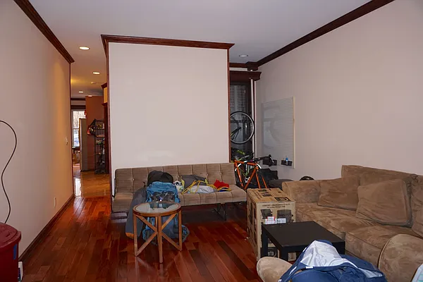 Rented by Astoria Realty | media 12
