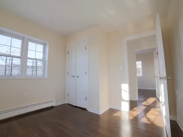 768 East 230th Street image 4 of 8