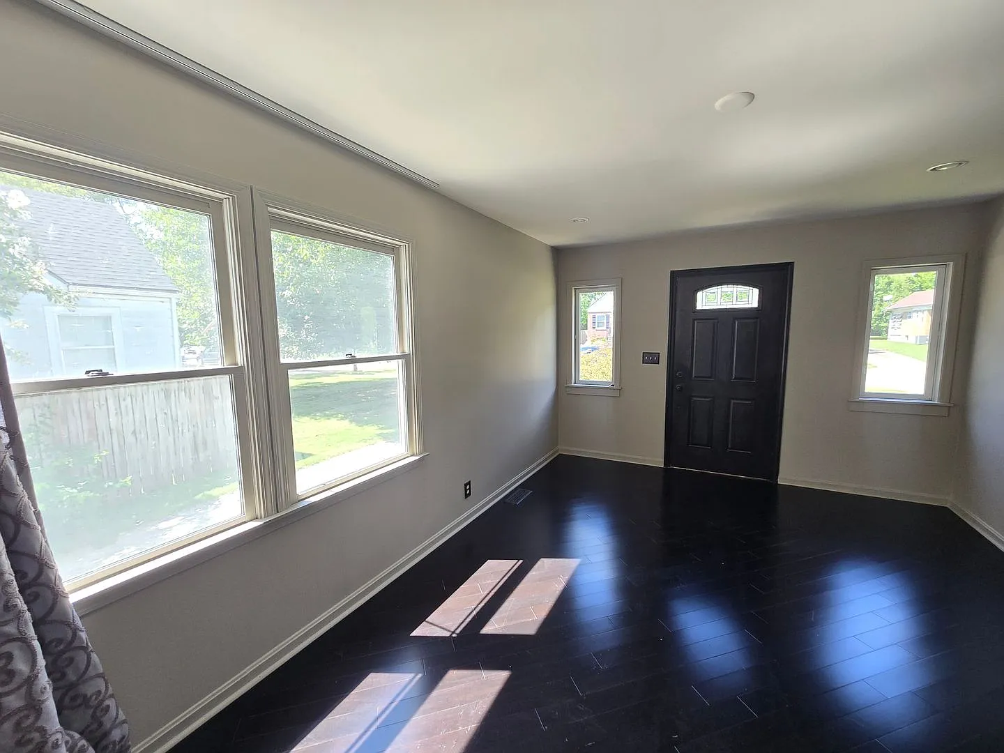 Welcome to this beautifully updated 3-bedroom, 1-bath Cape Cod nestled in the heart of St. Matthe... — Photo 3