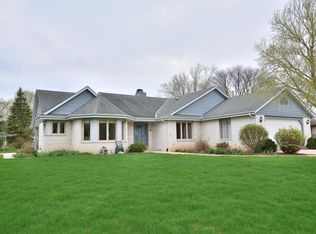 W150N7105 Country Ln, Menomonee Falls, WI 53051