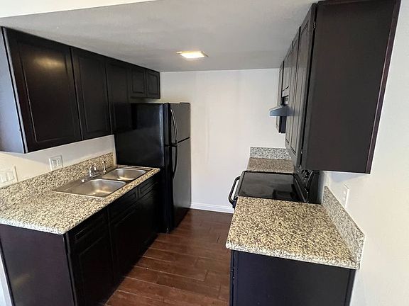 2nd image of 2636 Lynnwood St APT 7