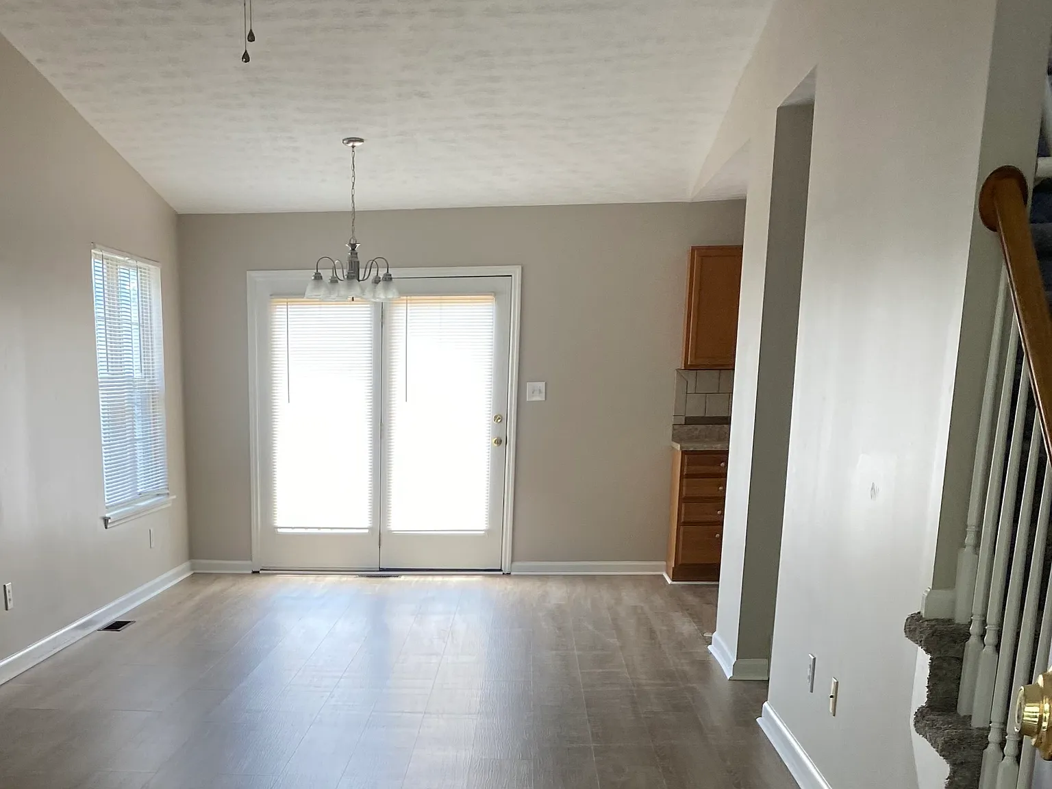 4 bed, 2575 sqft, $2,400 — Photo 3