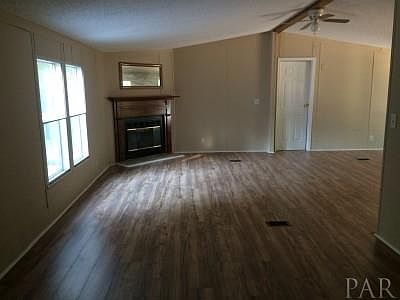 4th image of 16 E Hood Dr