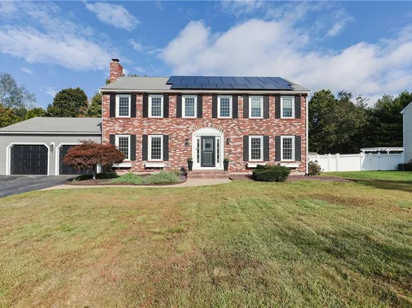 9 Hannah Dr, Cumberland, RI 02864