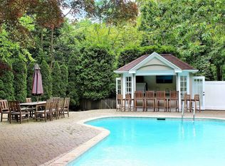 3 Cindy Ct, Melville, NY 11747