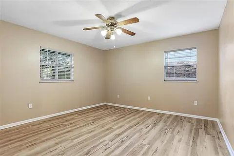 5th image of 223 Robinhood Dr