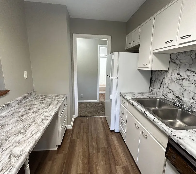 Hikes Point Apartments