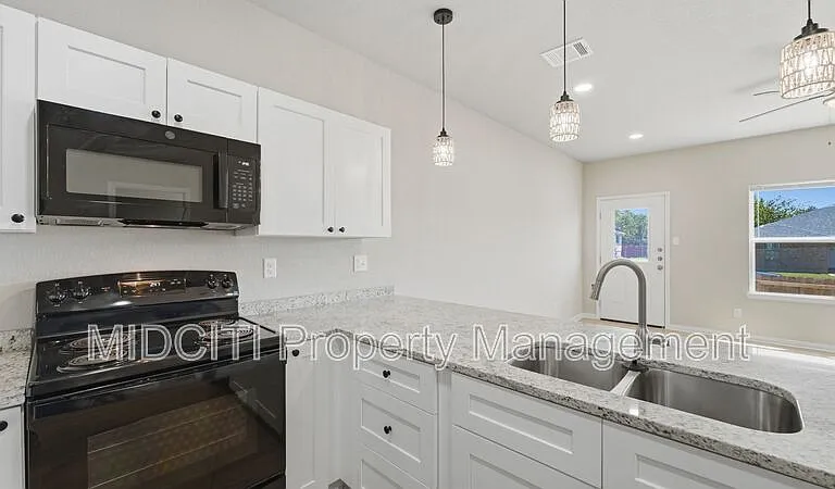 7210 John Palmer Dr #101 — Photo 4