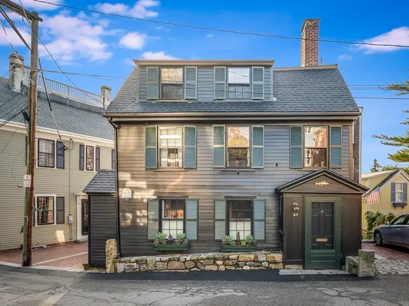 40 Lee St, Marblehead, MA 01945