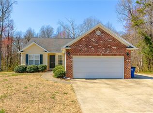 2010 Denise Ln, Winston Salem, NC 27127