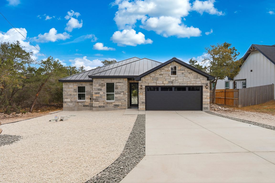 01_1418 Cedar Grove Trail