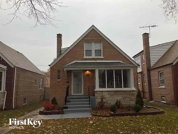 8150 S Christiana Ave photo 1