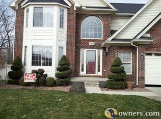 27262 Lilly Dr, Brownstown, MI 48183