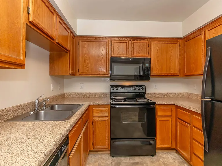 Cambridge Village Apartments — Photo 50