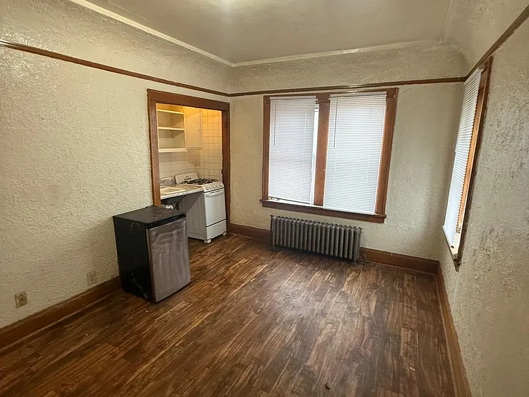 1242 W Highland Ave — Photo 14