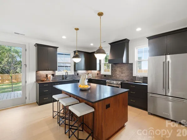 2757 Parkway Ave, Charlotte, NC 28208
