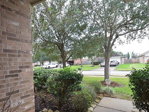 2nd image of 2909 Windy Hollow Ln