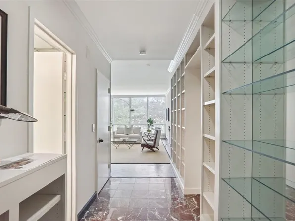 2575 Peachtree Rd NE APT 4H, Atlanta, GA 30305