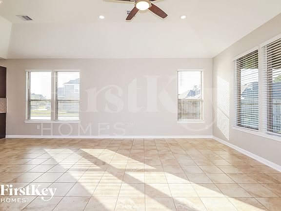 3rd image of 8757 Ute Creek Ln