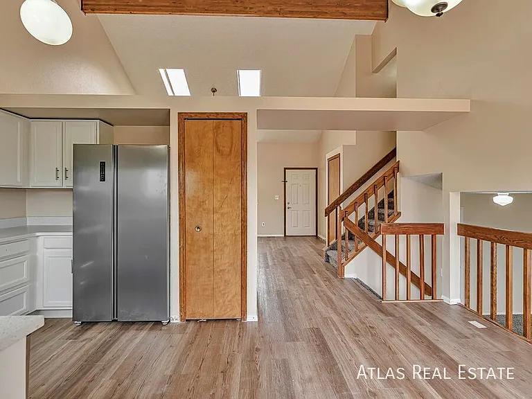 8150 Camfield Cir — Photo 4