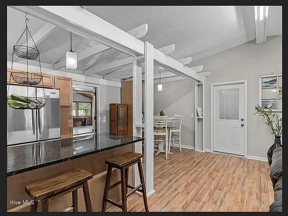 2nd image of 4813 Waltmoor Rd