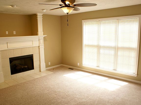 4th image of 824 Hammersmith Dr
