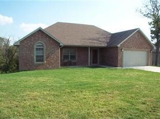 1207 Choctaw Ridge Dr, Holts Summit, MO 65043