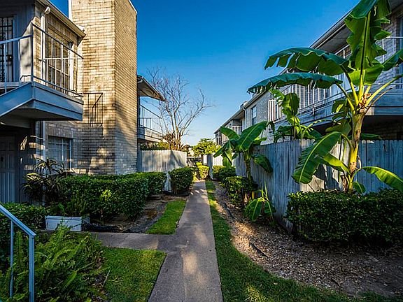 2nd image of 7400 Bellerive Dr APT 606