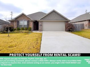 2881 N Seneca Ave, Fayetteville, AR 72704