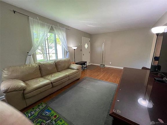5th image of 434 Triangle Ave