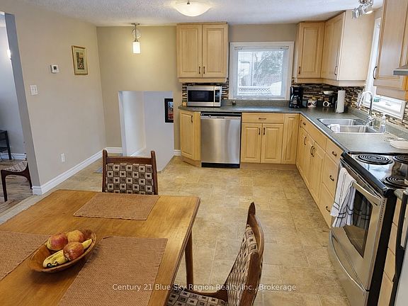 5th image of 36 Nichols St