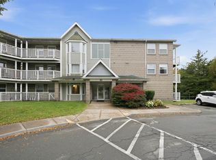 83 Kearney Lake Rd #411, Halifax, NS B3M4E6