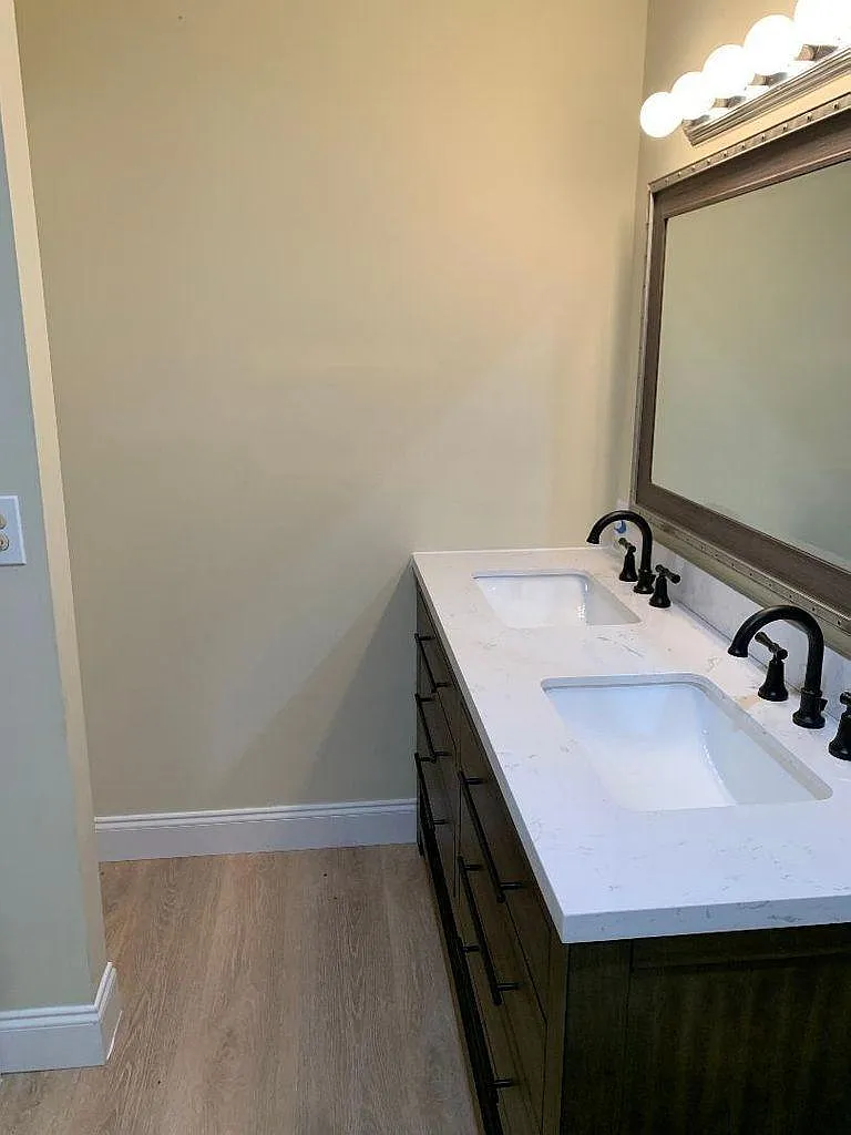 5794 SE Mitzi Ln — Photo 3