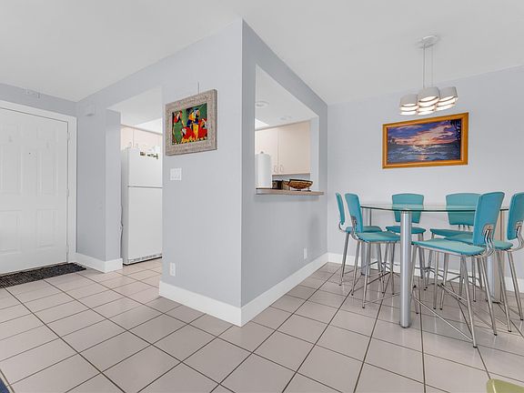 3rd image of 4525 Poinciana Street #1