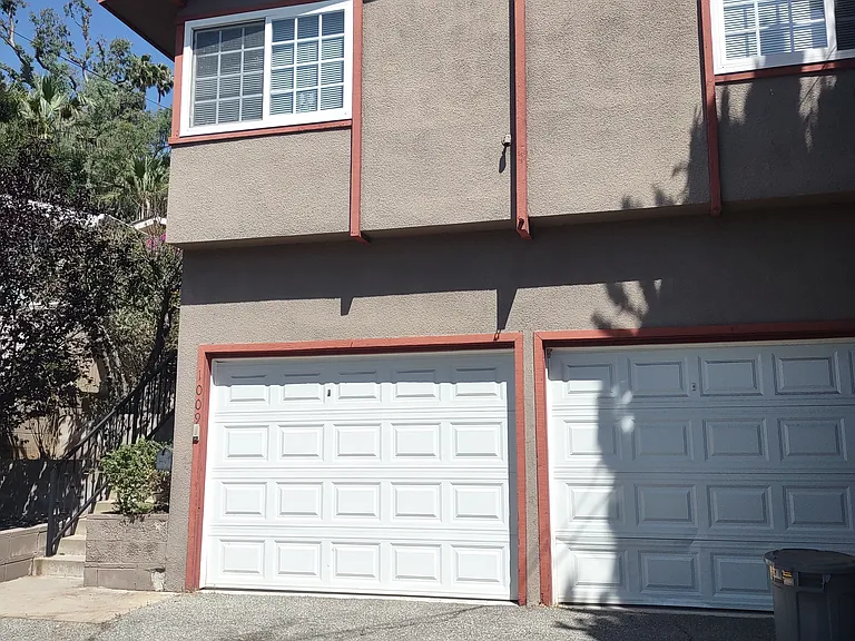 1009 N Avenue 67 — Photo 2