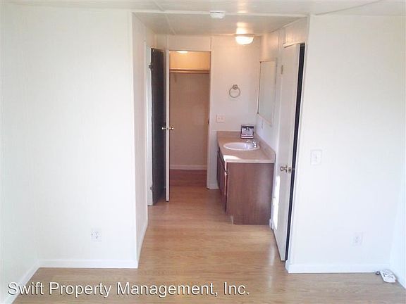 4th image of 21606 Gaines Ln
