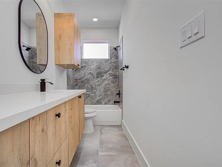 1506 McKee St #B — Photo 16