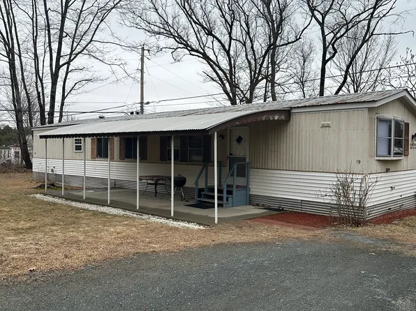 19 Blake Dr, White River Junction, VT 05001