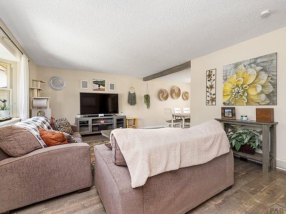 4th image of 9 Carousel Ln